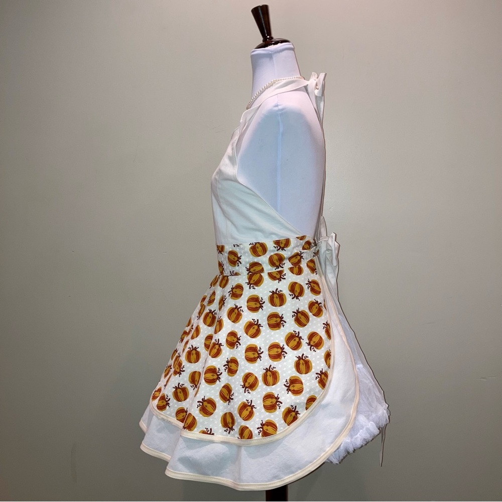 Fall Pumpkin Retro Style Apron - Picture 3 of 4